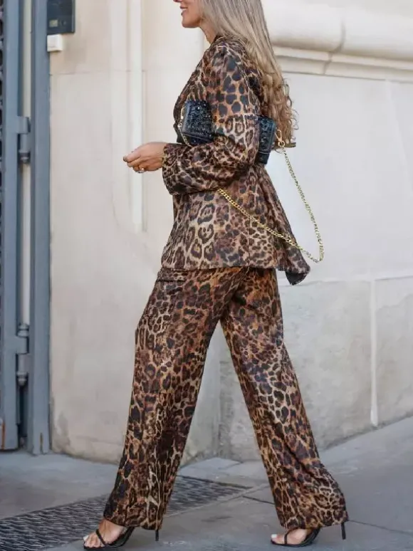 Ensemble blazer à imprimé léopard avec ceinture et pantalon large pour femme - Tailleur manches longues à revers cranté - Collection streetwear printemps 2026