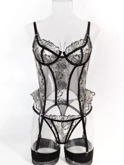 Ensemble de lingerie 3 pièces en dentelle florale transparente avec jarretière et corset
