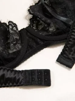 Ensemble de lingerie de mariée en dentelle noire 3 pièces : soutien-gorge jupe et culotte