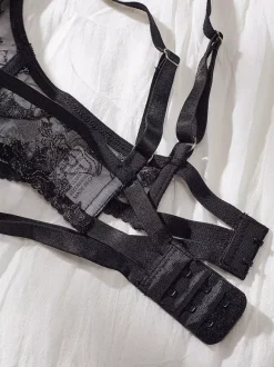 Ensemble de lingerie harnais et jarretière en dentelle étoilée ajourée
