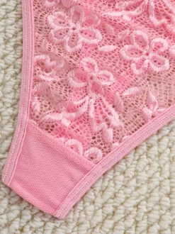Ensemble de lingerie sexy 2 pièces à imprimé floral avec boutons transparents et soutien-gorge et culotte roses