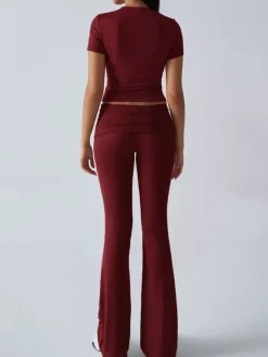 Ensemble de yoga deux pièces pour femme - Haut court à manches courtes et coupe ajustée et pantalon évasé - Tenue de sport et de détente été 2026
