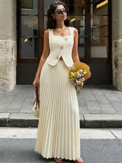 Ensemble deux pièces abricot chic à col bijou et jupe sans manches