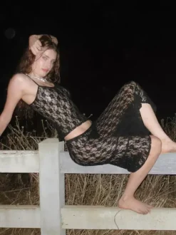 Ensemble deux pièces blanc chic en dentelle style streetwear jupe sans manches transparente à col rond et col rond