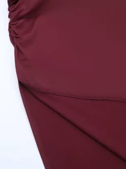 Ensemble deux pièces bordeaux chic pour rendez-vous : jupe sans manches dos nu à col en V