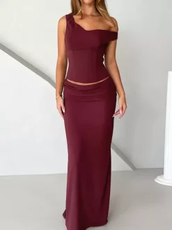 Ensemble deux pièces bordeaux chic pour rendez-vous : jupe sans manches dos nu à col en V