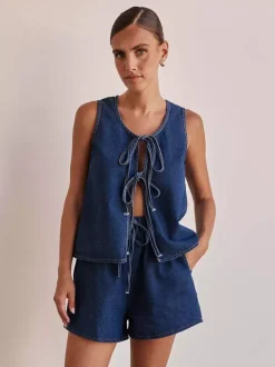 Ensemble deux pièces en denim pour femme - Haut sans manches bleu décontracté à nouer sur le devant et short assorti - Tenues streetwear d'été 2026