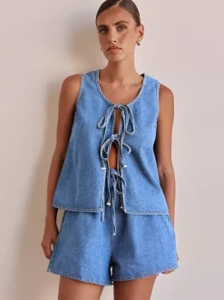 Ensemble deux pièces en denim pour femme - Haut sans manches bleu décontracté à nouer sur le devant et short assorti - Tenues streetwear d'été 2026