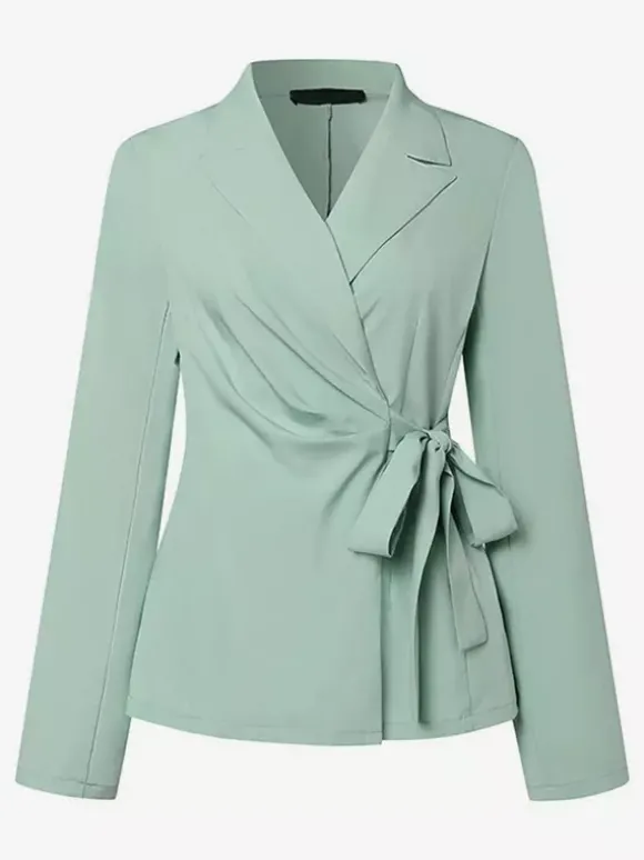 Ensemble deux pièces élégant pour femme : blazer cache-c艙ur tailleur pantalon à jambes larges et coupe ajustée idéal pour le printemps 2026.