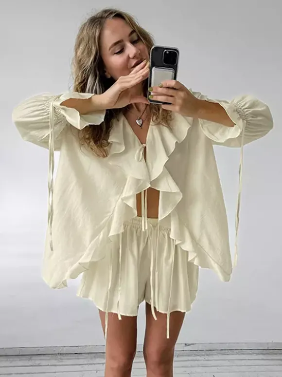Ensemble deux pièces pour femme : chemise à volants et short - Crème style bohème manches évasées n艙ud sur le devant - Tenue de vacances d'été à la plage 2026
