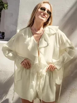 Ensemble deux pièces pour femme : chemise à volants et short - Crème style bohème manches évasées n艙ud sur le devant - Tenue de vacances d'été à la plage 2026