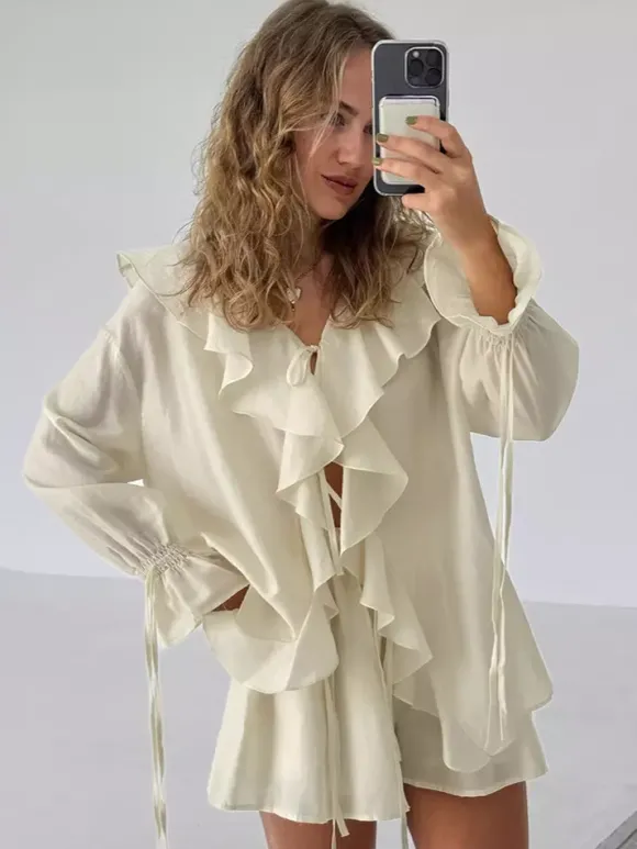 Ensemble deux pièces pour femme : chemise à volants et short - Crème style bohème manches évasées n艙ud sur le devant - Tenue de vacances d'été à la plage 2026