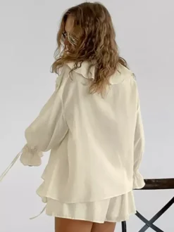 Ensemble deux pièces pour femme : chemise à volants et short - Crème style bohème manches évasées n艙ud sur le devant - Tenue de vacances d'été à la plage 2026