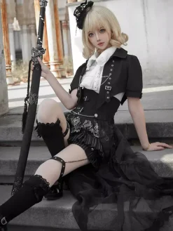 Ensemble gothique Ouji Lolita 3 pièces chemise blanche sans manches veste sur mesure et pantalon court costume de style victorien britannique