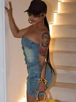 Ensemble jupe et haut deux pièces bleu ciel clair style streetwear sexy sans bretelles idéal pour l'été