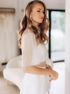 Ensemble pantalon 3 pièces pour la mariée en dentelle et mousseline décolleté illusion longueur au sol manches courtes lacées