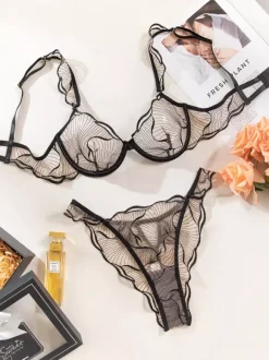 Ensemble soutien-gorge et culotte 2 pièces en dentelle florale bordeaux et marron à bordure festonnée