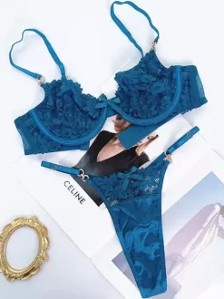 Ensemble soutien-gorge et string en dentelle florale à col en V et n艙ud avec armatures.
