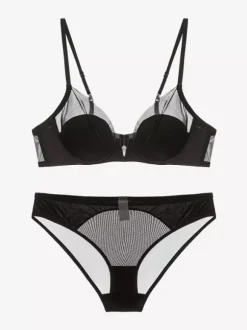 Ensemble soutien-gorge et culotte deux pièces rose fuchsia découpé