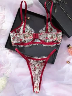 Ensemble soutien-gorge push-up et culotte en dentelle bordeaux à imprimé floral vintage deux pièces de lingerie.