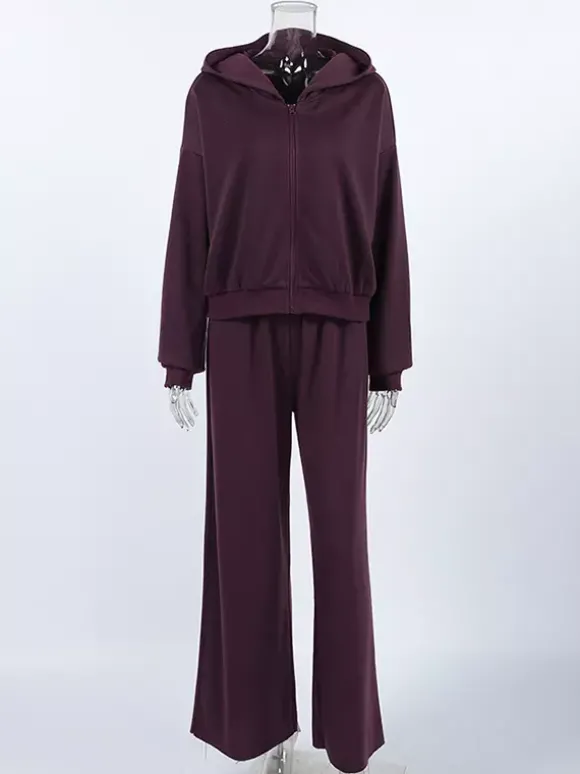 Ensemble athleisure pour femmes actives - Survêtement prune à capuche et fermeture éclair jambes larges - Collection printemps 2026 - Vêtements de yoga et de détente