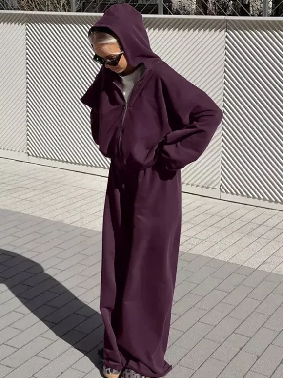 Ensemble athleisure pour femmes actives - Survêtement prune à capuche et fermeture éclair jambes larges - Collection printemps 2026 - Vêtements de yoga et de détente