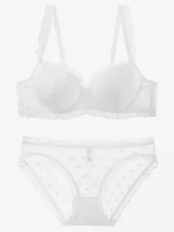 Ensemble de lingerie de mariée : soutien-gorge et culotte à armatures en dentelle à cils et résille à c艙urs.