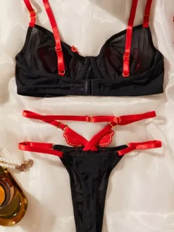 Ensemble de lingerie 3 pièces en maille transparente avec broderie papillon rouge