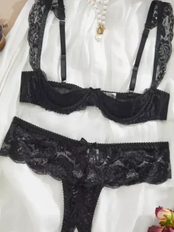 Ensemble de lingerie 2 pièces sans entrejambe et sans bonnets avec n艙uds et soutien-gorge rouge
