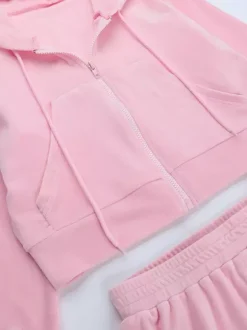Ensemble de survêtement rose pour femme deux pièces : sweat à capuche court zippé tendance et pantalon droit - Vêtement d'intérieur printemps 2026 en velours style années 2000