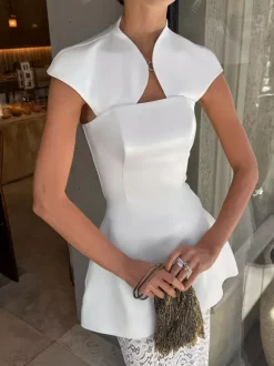 Ensemble deux pièces blanc chic en dentelle jupe sans manches sculptante style décontracté au quotidien.
