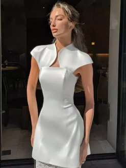 Ensemble deux pièces blanc chic en dentelle jupe sans manches sculptante style décontracté au quotidien.