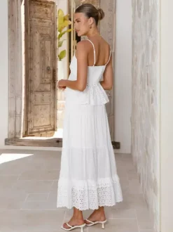Ensemble deux pièces en coton ajouré pour femme - Débardeur blanc bohème et jupe longue à volants - Idéal pour une fête d'été sur la plage 2026