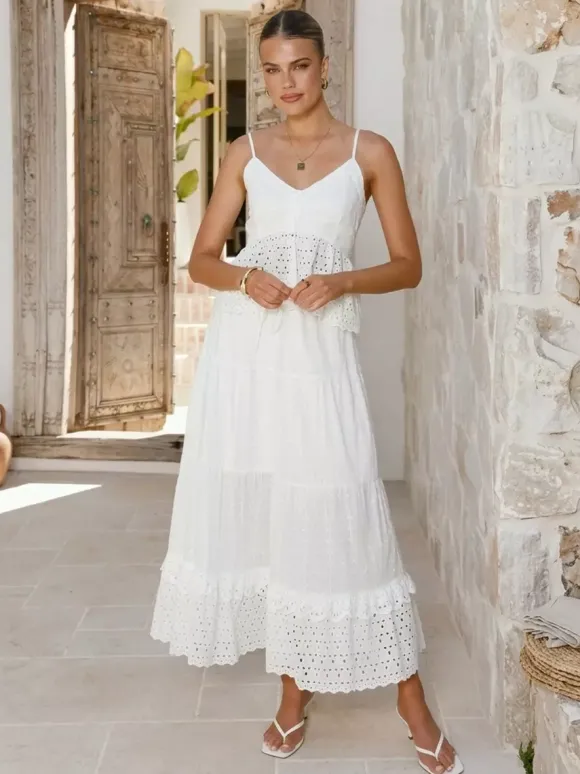 Ensemble deux pièces en coton ajouré pour femme - Débardeur blanc bohème et jupe longue à volants - Idéal pour une fête d'été sur la plage 2026