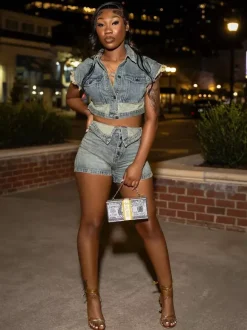 Ensemble deux pièces en denim pour femme - Crop top bleu délavé style années 2000 et short taille repliable - Streetwear été 2026