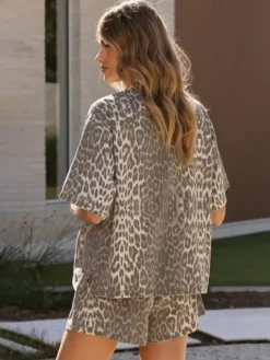Ensemble deux pièces en jean délavé moyen pour femme - Short à cordon et chemise boutonnée - Tenues décontractées d'été 2026