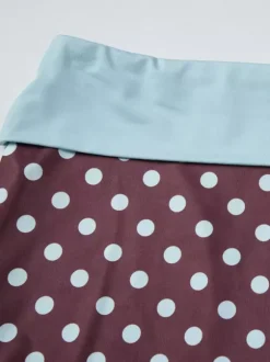 Ensemble deux pièces jupe sans manches à pois bleus style décontracté en polyester.