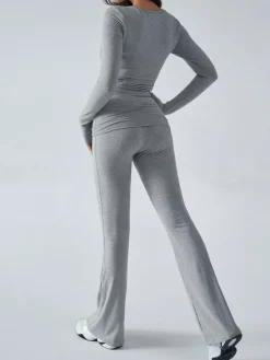 Ensemble deux pièces manches longues pour femme - Haut court ajusté à col en V et pantalon évasé style yoga - Collection printemps 2026