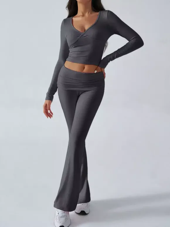 Ensemble deux pièces manches longues pour femme - Haut court ajusté à col en V et pantalon évasé style yoga - Collection printemps 2026