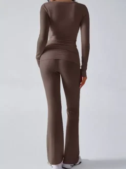 Ensemble deux pièces manches longues pour femme - Haut court ajusté à col en V et pantalon évasé style yoga - Collection printemps 2026