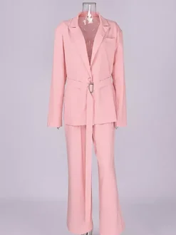 Ensemble deux pièces : pantalon rose chic à ceinture haut en coton à manches longues et col rabattu.