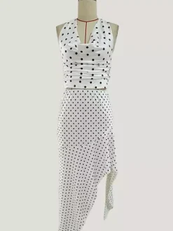 Ensemble deux pièces à pois pour femme - Haut blanc dos nu à col bénitier et jupe longue asymétrique à volants - Vacances d'été à la plage 2026