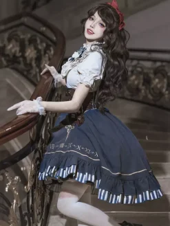 Ensemble Lolita classique chemisier blanc jupe bleue et corset trois pièces style steampunk