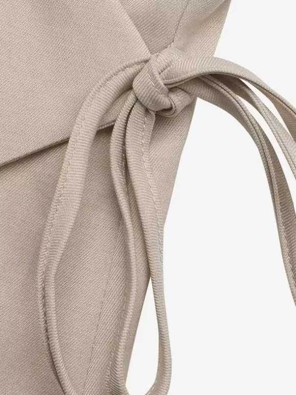 Ensemble 2 pièces en lin pour femme : débardeur cache-c艙ur à col en V et liens sur le côté short à taille élastique