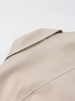 Ensemble 2 pièces : pantalon blanc plissé en polyester col rabattu manches longues.