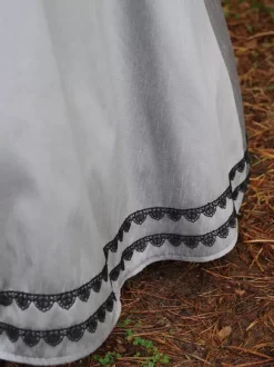 Ensemble Robe 18ème siècle Femme Gris Perle Deux Pièces Haut à Manches Longues et Jupe Longue Style Victorian Cérémonie
