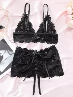 Ensembles 2 pièces de lingerie : soutien-gorge et culotte en dentelle noire sans bonnets
