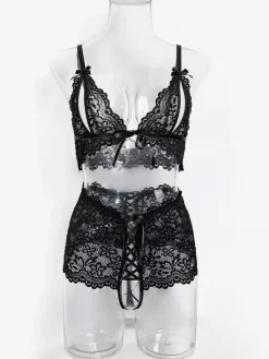 Ensembles 2 pièces de lingerie : soutien-gorge et culotte en dentelle noire sans bonnets