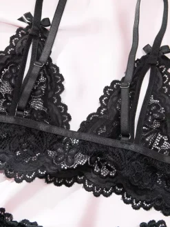 Ensembles 2 pièces de lingerie : soutien-gorge et culotte en dentelle noire sans bonnets