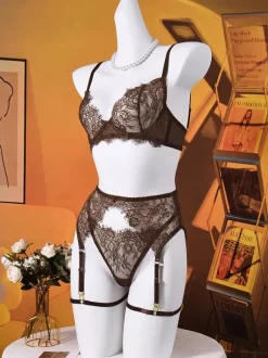 Ensembles 4 pièces en dentelle transparente soutien-gorge jarretière et string marron café avec dentelle cils.